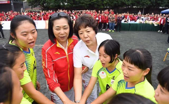 梁艳排球生涯_女排梁艳的老公张振兴_中国女排前队员梁艳