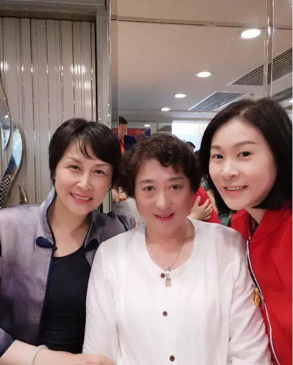 中国女排前队员梁艳_梁艳排球生涯_女排梁艳的老公张振兴