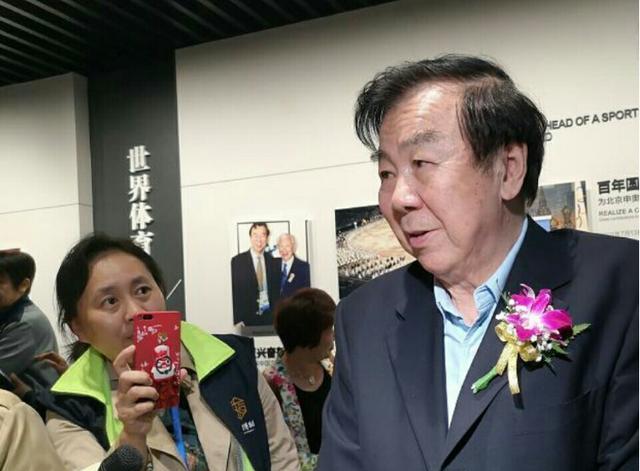 中国女排前队员梁艳_女排梁艳的老公张振兴_梁艳排球生涯