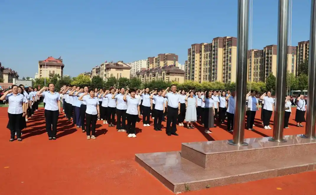 潍坊市兴国小学师德师风建设_潍坊市兴国小学教师培训活动_师德师风 学校新闻稿