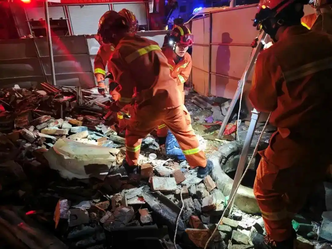 西安11岁男孩捉迷藏坠井身亡_儿童坠井救援_有限空间安全