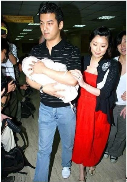 张国立为什么和前妻离婚_奉子成婚 明星 离婚案例