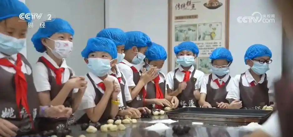 山西传统空心月饼新花样_中秋节特色老醋月饼_一代人有一代人的月饼