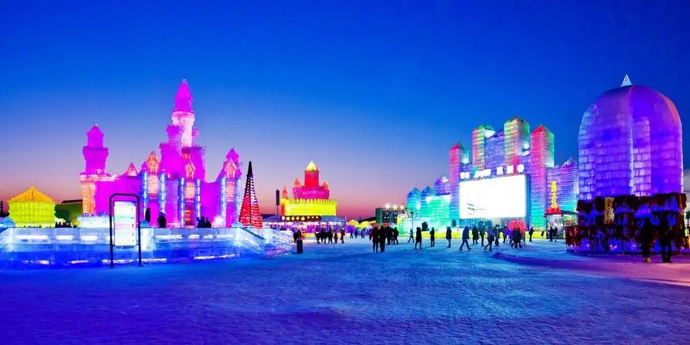 新型旅游网站热地带的案例_冰雪旅游新业态_沉浸式旅游案例