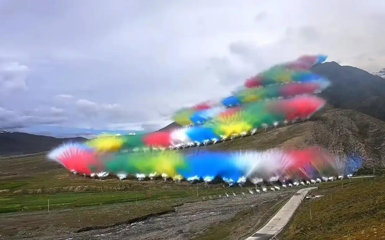 始祖鸟蔡国强喜马拉雅烟花秀合法性_喜马拉雅烟花秀8月曾彩排？当地回应_喜马拉雅山脉燃放烟花法律依据