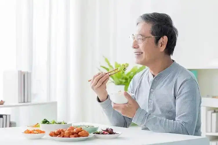 中年男性吃饭风险_吃饭太快猝死_吃饭不喝水死的快