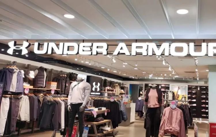 女装店主不建议买300元以下羽绒服_羽绒服价格高卖断货 上海 线下比线上便宜