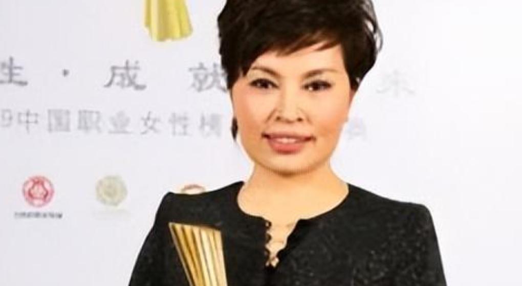 央视一姐李瑞英_李瑞英主持新闻联播28年0失误_新闻联播错误集锦2