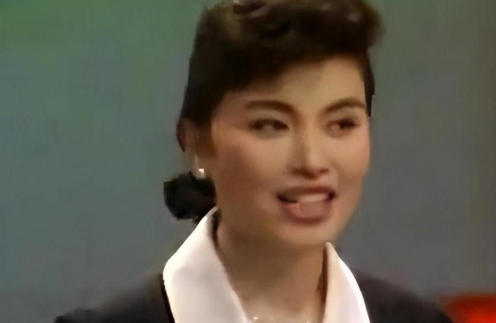 央视一姐李瑞英_新闻联播错误集锦2_李瑞英主持新闻联播28年0失误