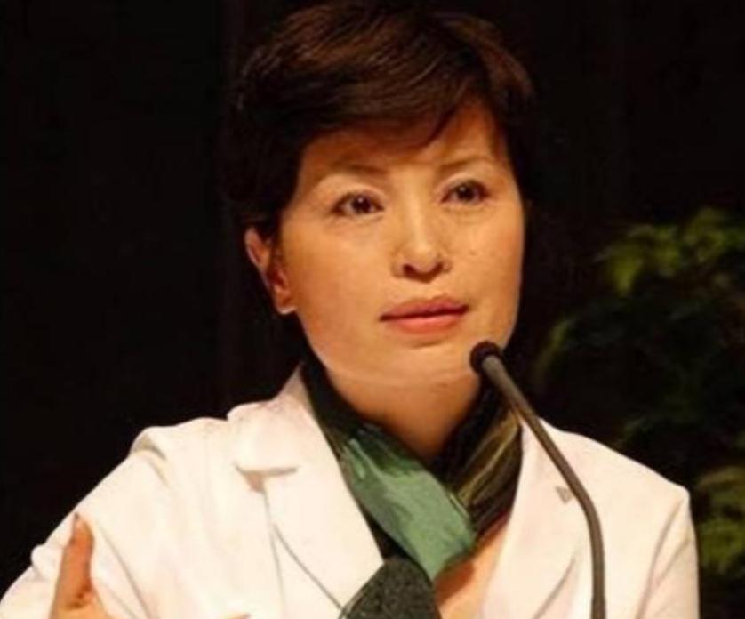 央视一姐李瑞英_李瑞英主持新闻联播28年0失误_新闻联播错误集锦2