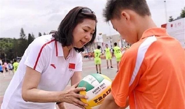 梁艳 早年经历_女排梁艳的女儿_梁艳 排球生涯