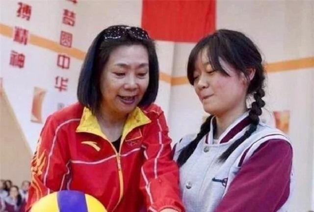 梁艳 早年经历_梁艳 排球生涯_女排梁艳的女儿