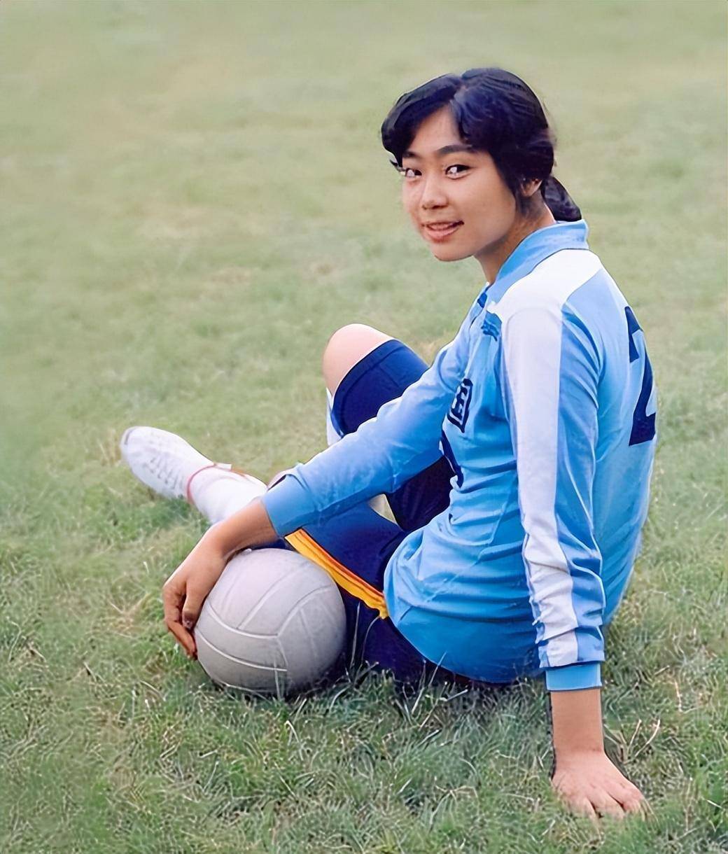 梁艳 中国女排五连冠 退役后生活_女排梁艳的女儿