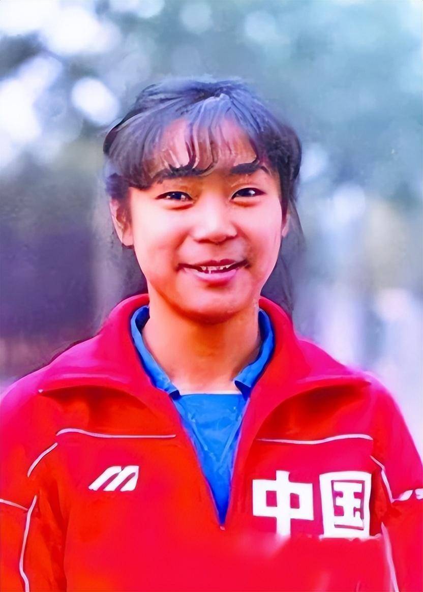 梁艳 中国女排五连冠 退役后生活_女排梁艳的女儿