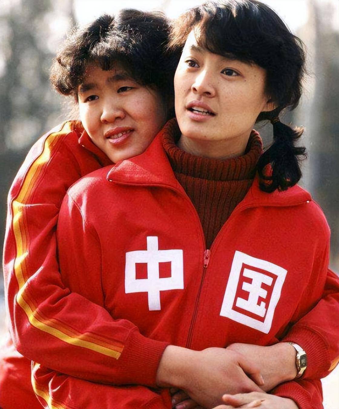 梁艳 中国女排五连冠 退役后生活_女排梁艳的女儿