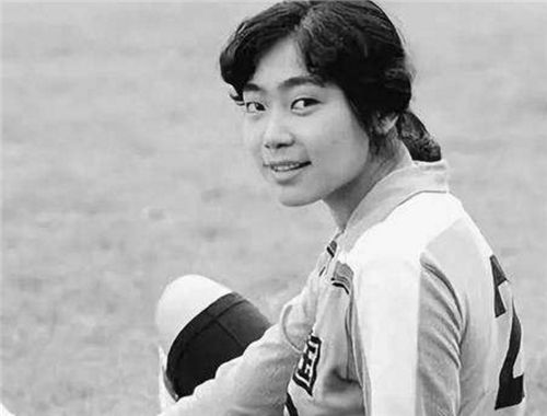 梁艳 女排精神 五连冠_中国女排 传奇人物 梁艳_女排梁艳的女儿