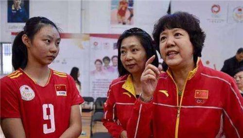 中国女排 传奇人物 梁艳_梁艳 女排精神 五连冠_女排梁艳的女儿