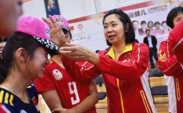 中国女排五连冠梁艳_梁艳运动员生涯_女排梁艳的女儿