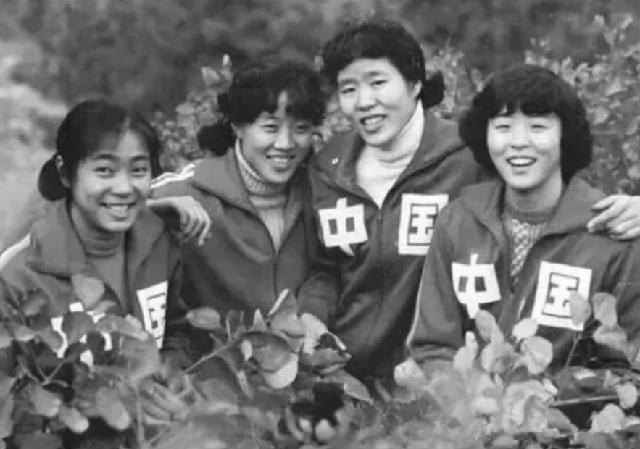 她是女排唯一的五冠王，退役下海经商身家过亿，女儿是清华博士