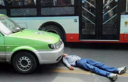 碰瓷党 行车记录仪 防范碰瓷_碰瓷党你应付的来