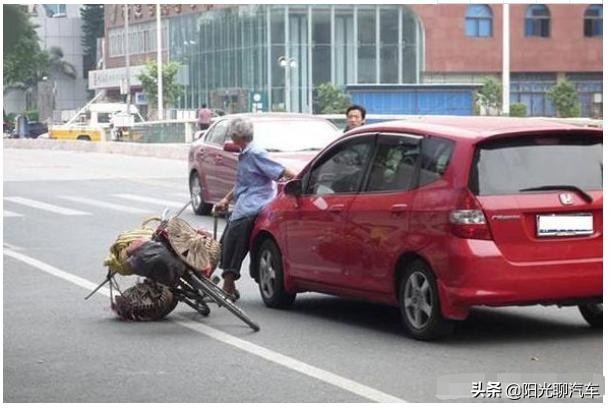 碰瓷党最怕的4句话，车主要记牢，关键时刻能“自救”