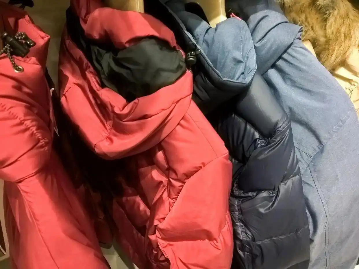 羽绒服怎么穿才暖和_羽绒服保暖技巧_羽绒服里穿薄点才暖和