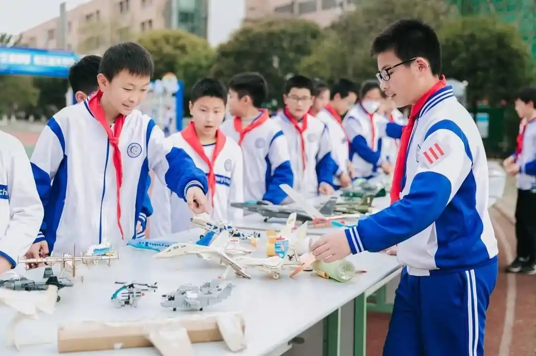 成都市初高中6年贯通式培养_成都试点取消中考？教育局回应_成都市小初高贯通式培养试点