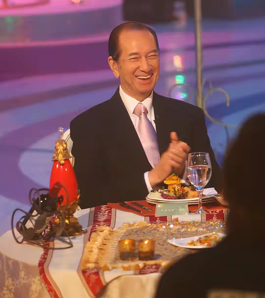 何超英何超琼何超莲何超欣_何鸿燊四房太太子女_澳门赌王