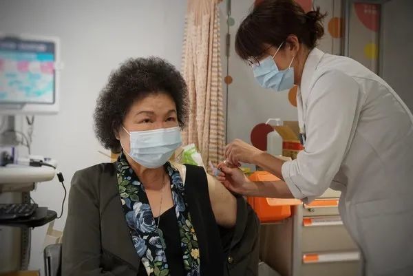 台湾疫情陈时中普筛_台湾新闻蔡英文老公_台湾高端疫苗质疑
