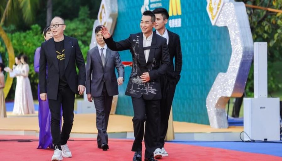 被骂烂片王，赵文卓改行做导演，新电影预告画面吸睛突破视觉极限