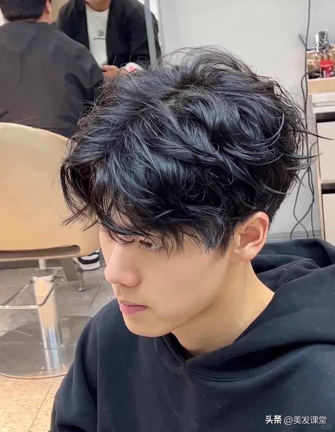 2025男生最火烫发发型_2025男士流行发型_羊毛卷锡纸烫韩式卷