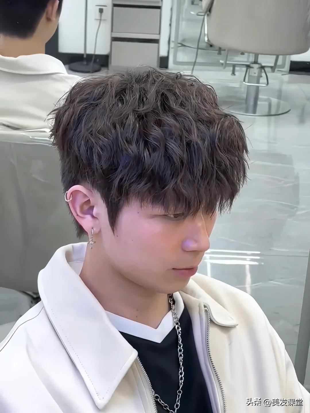 2025男生最火烫发发型_2025男士流行发型_羊毛卷锡纸烫韩式卷