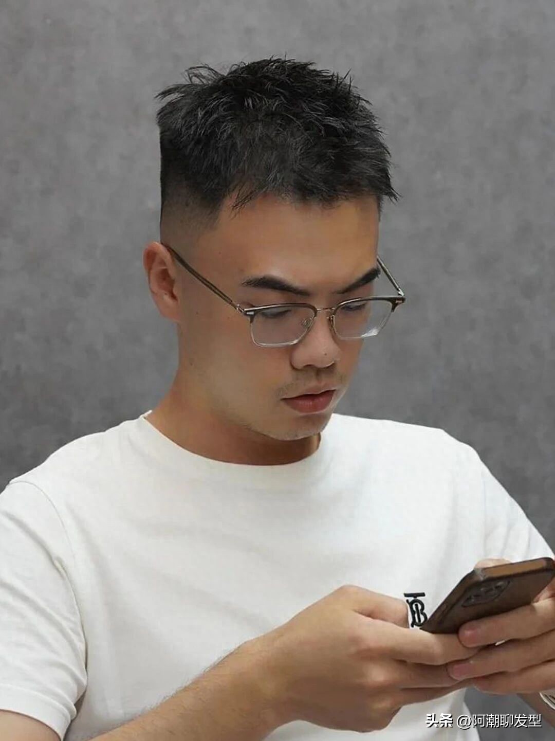 2025男生下半年潮流发型！清爽、干净、又显气质的男士发型！