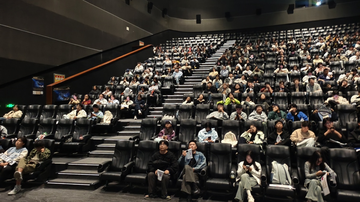 电子竞技比赛_峡谷共战致敬热爱电竞线下体验_晋中信息学院英雄联盟全球总决赛观赛活动