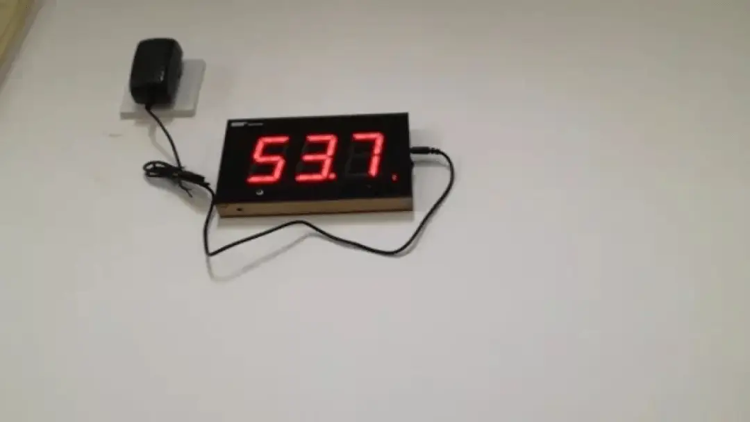 老师用喇叭喊学生起床遭居民投诉_学校噪音扰民投诉_居民小区学校距离标准