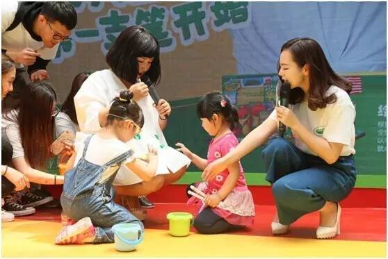 涂鸦填色_儿童涂鸦创造力培养_Crayola绘儿乐宝宝绘画体验活动