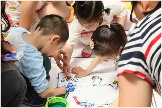 儿童涂鸦创造力培养_Crayola绘儿乐宝宝绘画体验活动_涂鸦填色