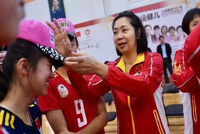 女排五连冠功臣梁艳_老女排梁艳_梁艳现在做什么工作