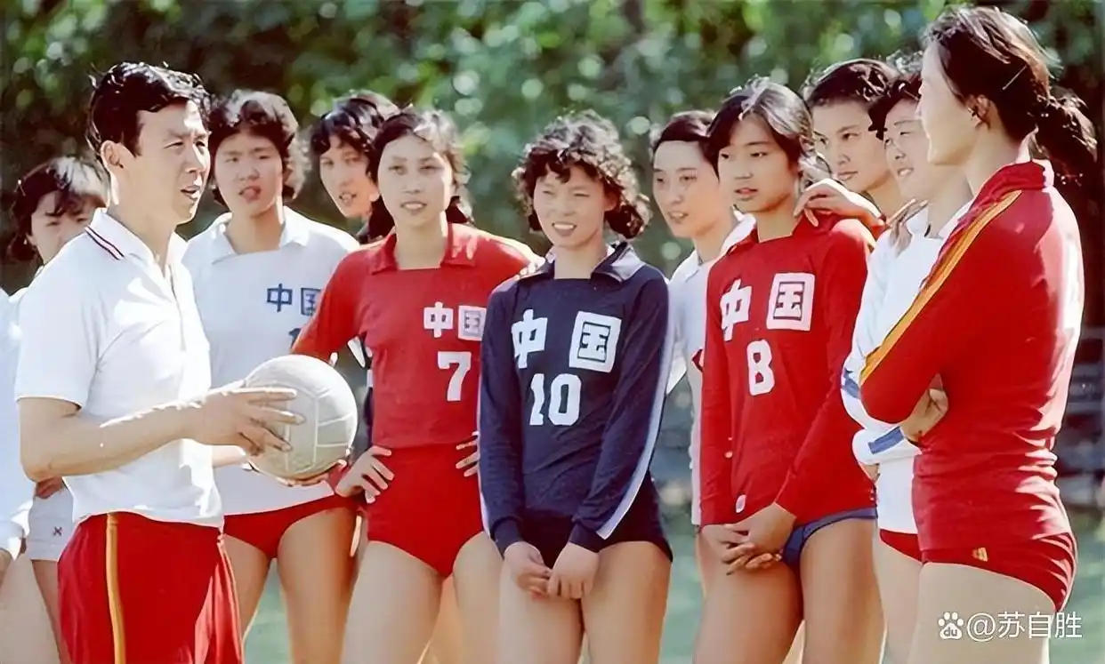 老女排梁艳_中国女排五连冠历史_梁艳中国人民大学新闻摄影