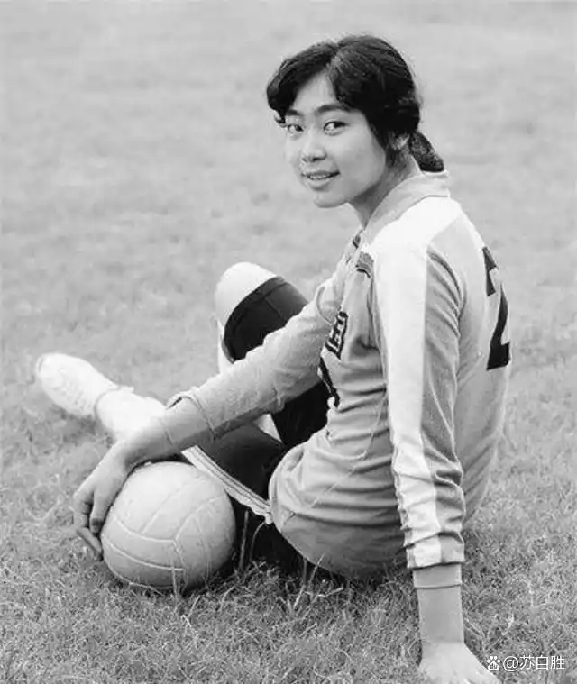 中国女排五连冠历史_老女排梁艳_梁艳中国人民大学新闻摄影