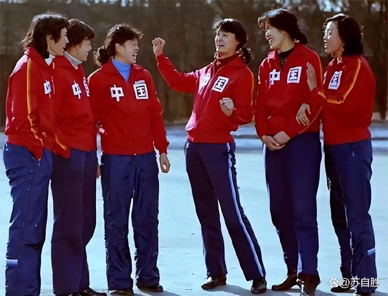 梁艳中国人民大学新闻摄影_老女排梁艳_中国女排五连冠历史