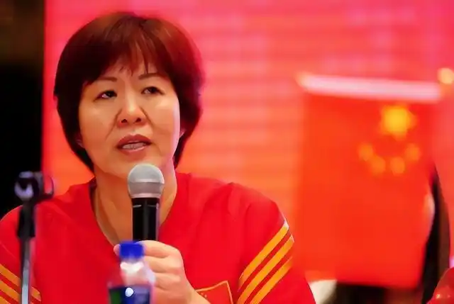 老女排梁艳_梁艳女排生涯_梁艳退役后生活