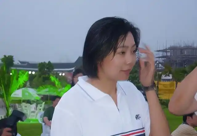 梁艳退役后生活_梁艳女排生涯_老女排梁艳