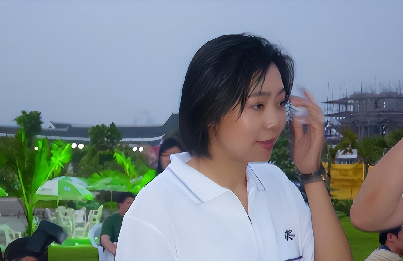 中国女排五连冠梁艳 退役后生活经历 传奇女排队员梁艳商业成就_老女排梁艳