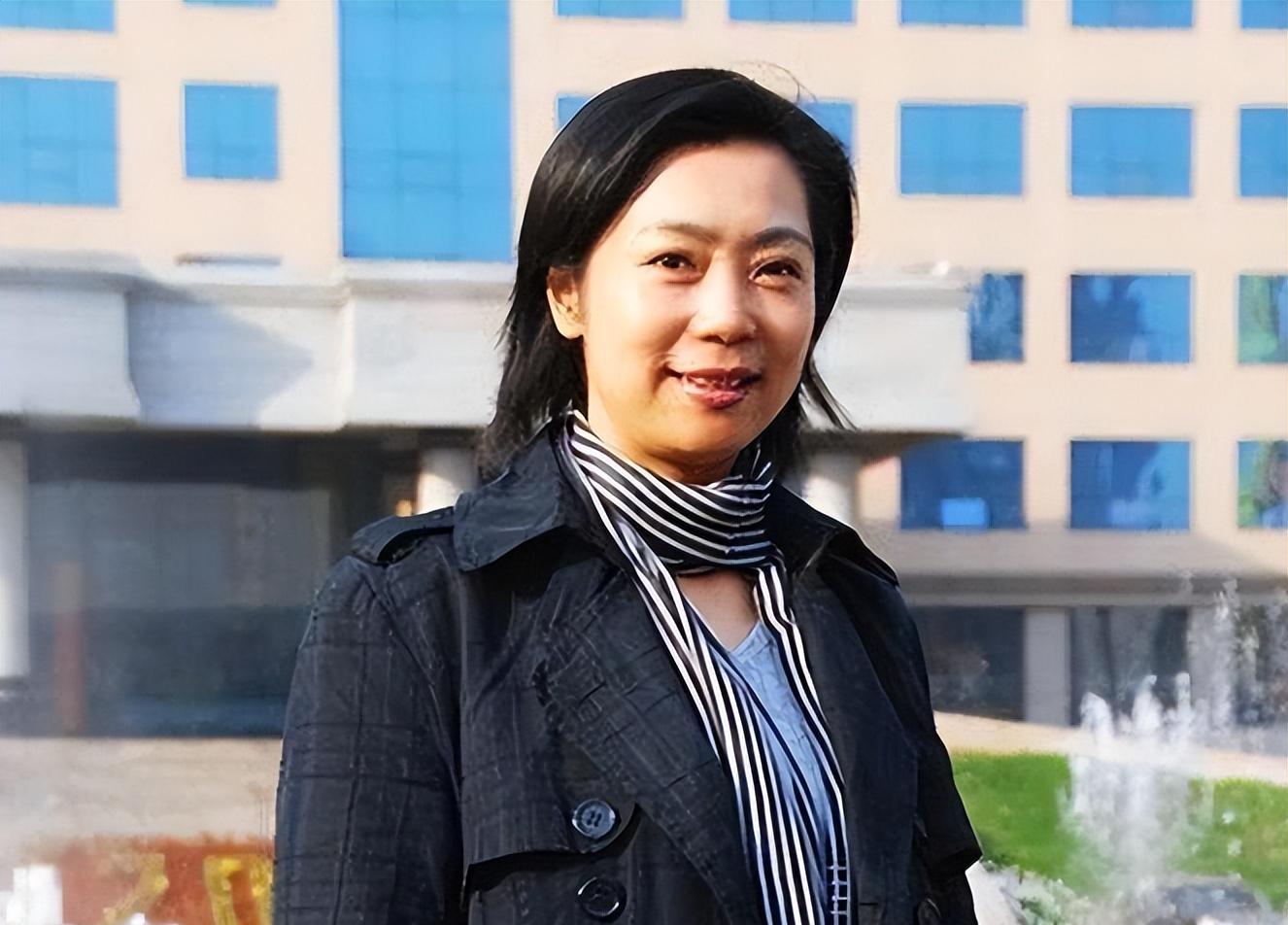 老女排梁艳_中国女排五连冠梁艳 退役后生活经历 传奇女排队员梁艳商业成就