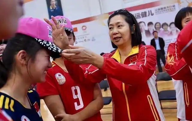 梁艳 中国女排 五连冠_老女排梁艳