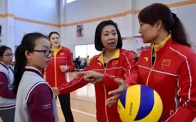 梁艳 中国女排 五连冠_老女排梁艳
