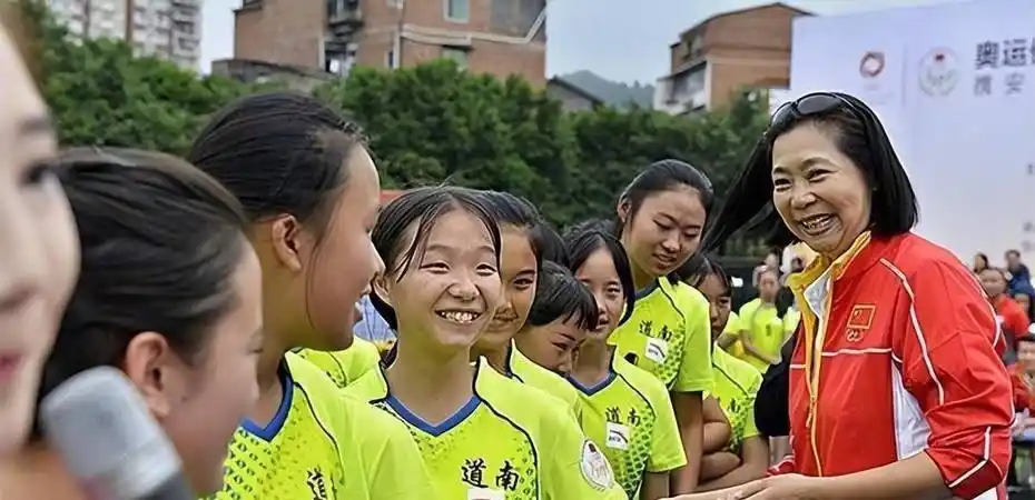 中国女排五连冠梁艳_老女排梁艳_梁艳的排球生涯与人生选择