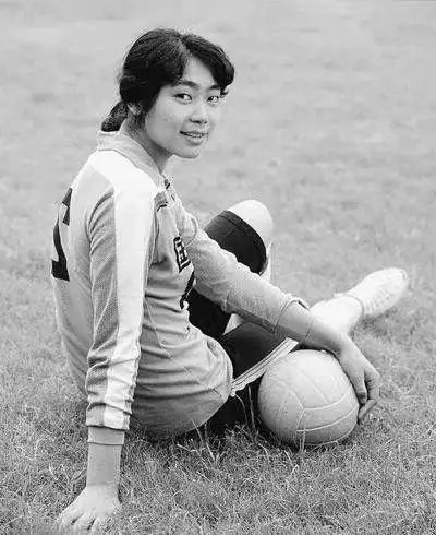 梁艳 中国女排五连冠 女排副攻手_老女排梁艳