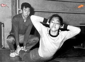 梁艳 中国女排五连冠 女排副攻手_老女排梁艳